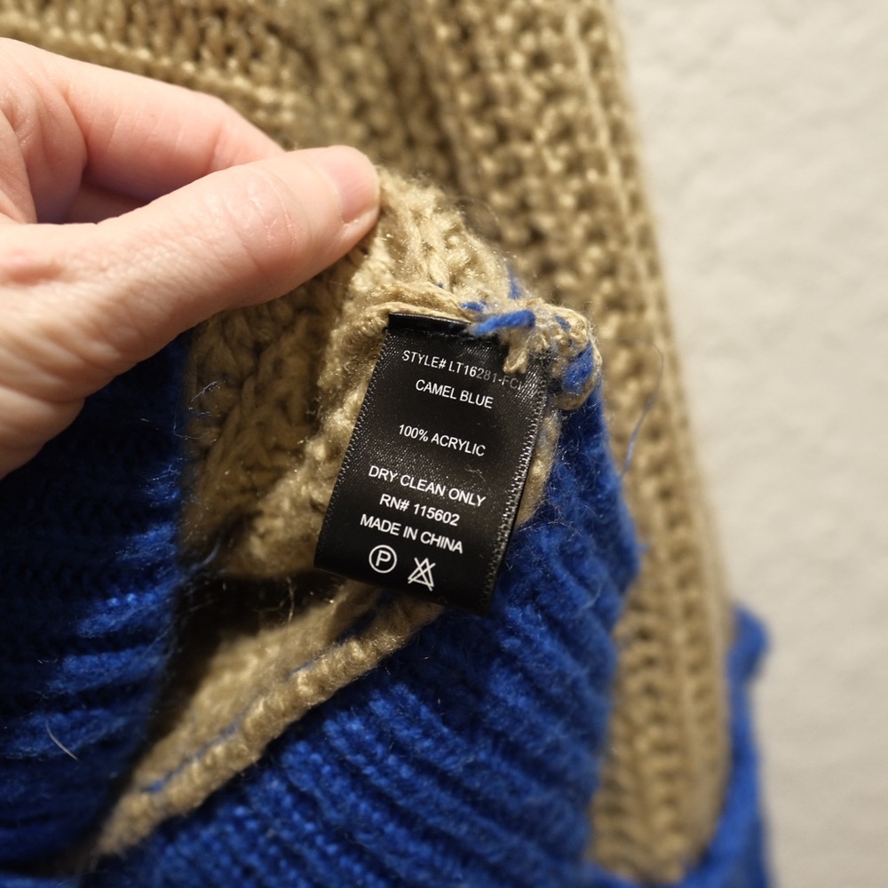 Lush Chunky Knit V-Neck Cardigan Size M Tan Blue Colorblock Buttons - Picture 6 of 6